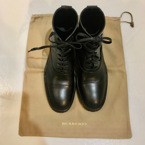 BURBERRY COMBAT BOOTIES. - Picture 2 of 7